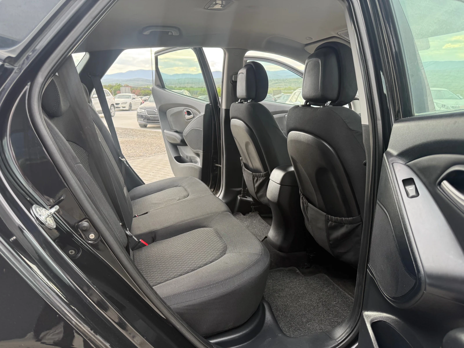 Hyundai IX35 2.0crdi 136 ks Собствен лизинг !!!, снимка 12 - Автомобили и джипове - 54259790