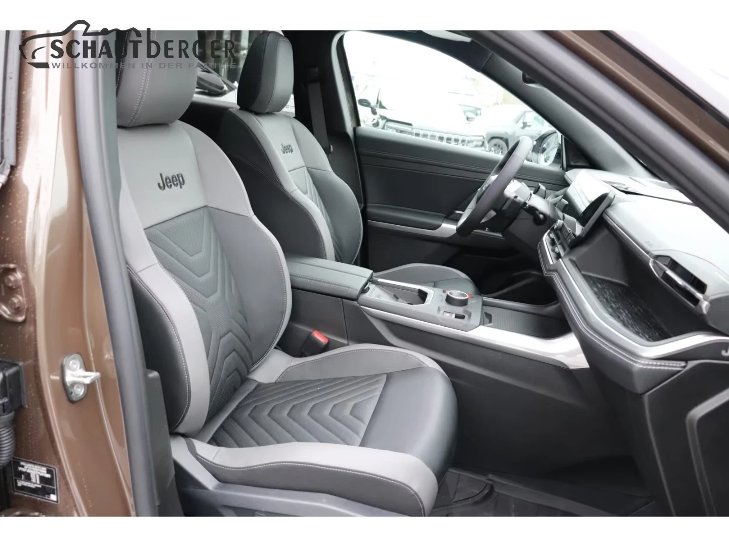 Jeep Compass Elektro Premium HuD 360 Panorama Winter Pack, снимка 9 - Автомобили и джипове - 54292419