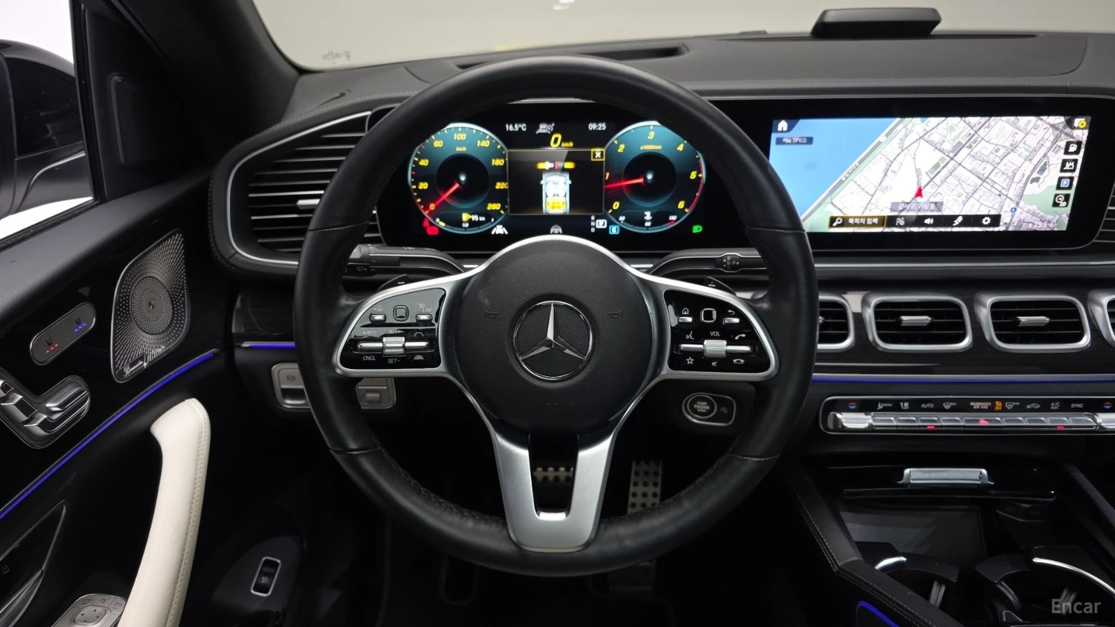 Mercedes-Benz GLE 400d 4MATIC COUPE* HUD* КОЖА* ОБДУХВ* НАВИ* ПАНО, снимка 12 - Автомобили и джипове - 55479522