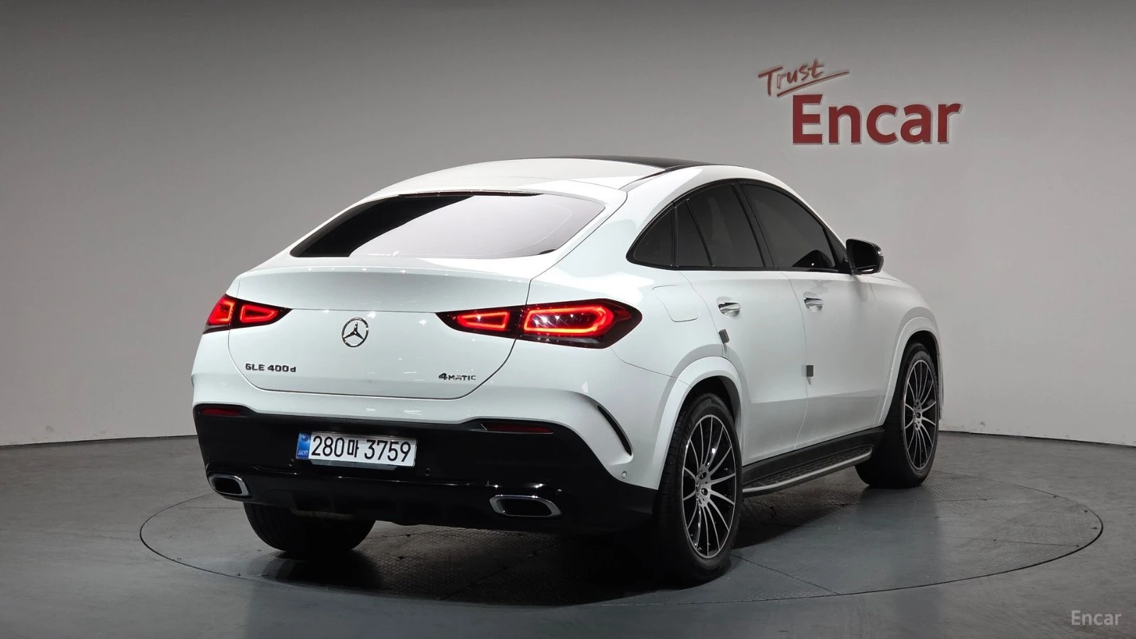 Mercedes-Benz GLE 400d 4MATIC COUPE* HUD* КОЖА* ОБДУХВ* НАВИ* ПАНО, снимка 2 - Автомобили и джипове - 55479522