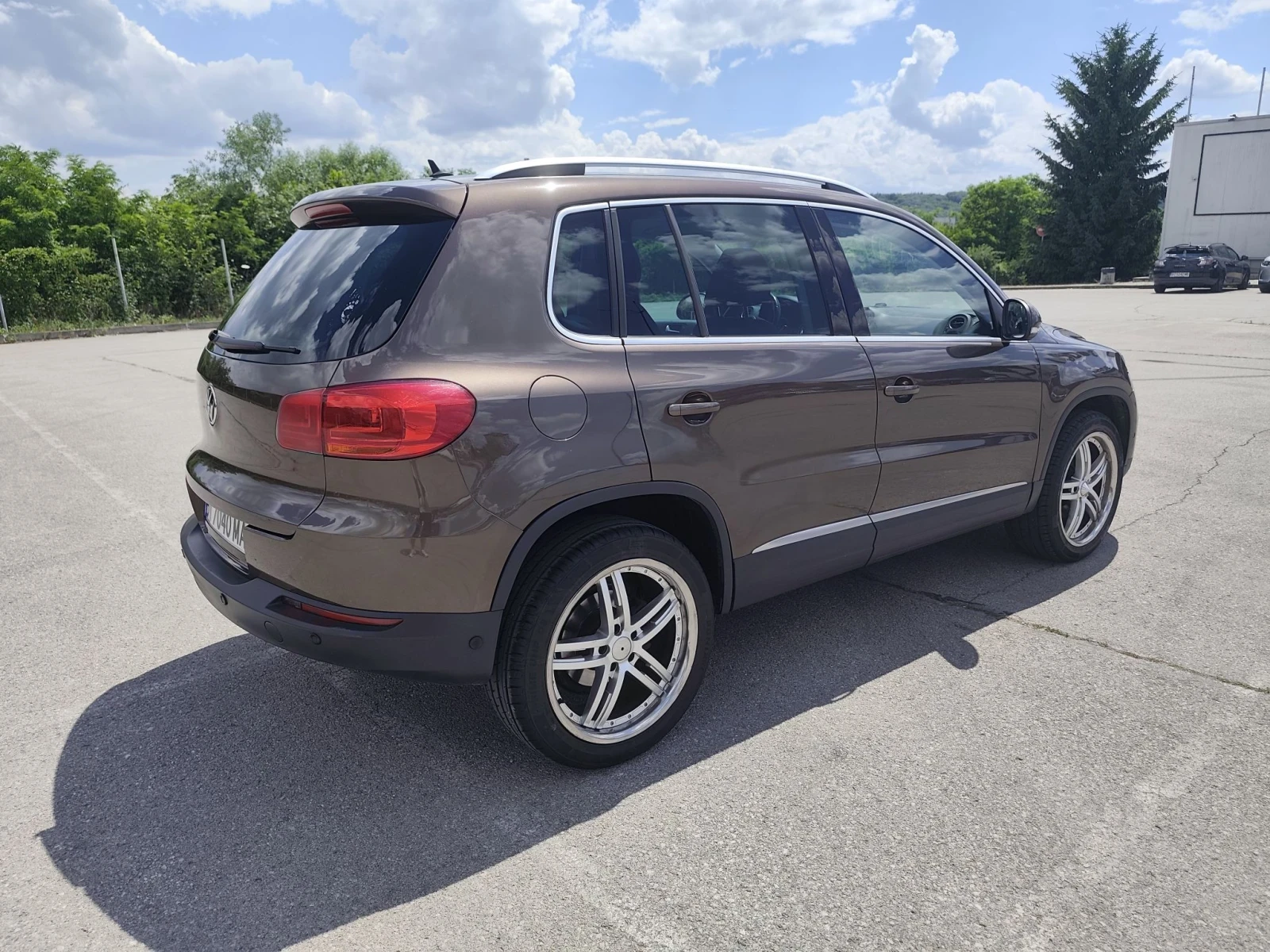 VW Tiguan TFSI, снимка 4 - Автомобили и джипове - 56715205