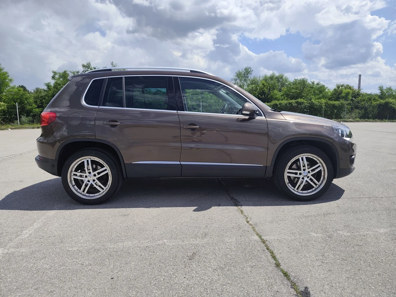 VW Tiguan TFSI, снимка 3 - Автомобили и джипове - 56715205