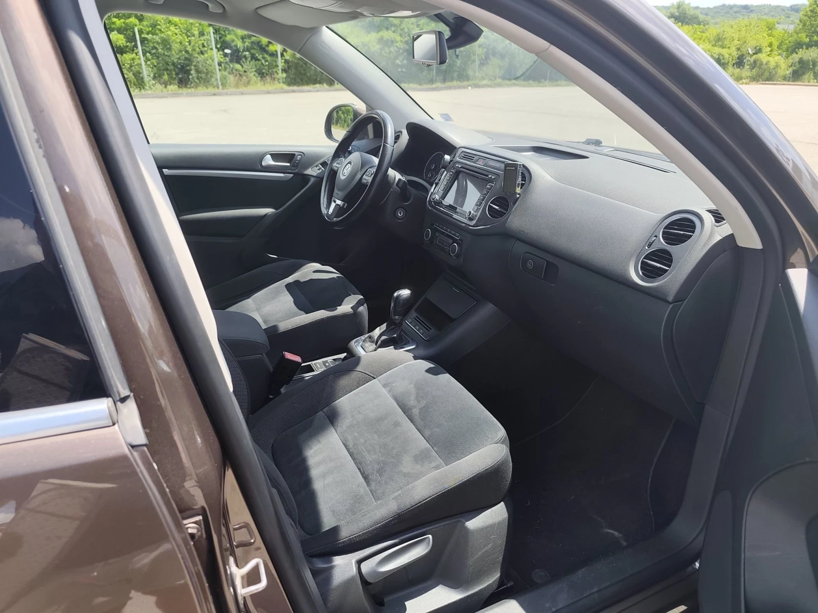 VW Tiguan TFSI, снимка 10 - Автомобили и джипове - 56715205