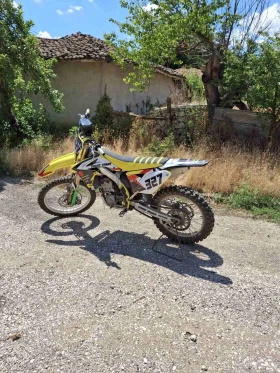  Suzuki 250