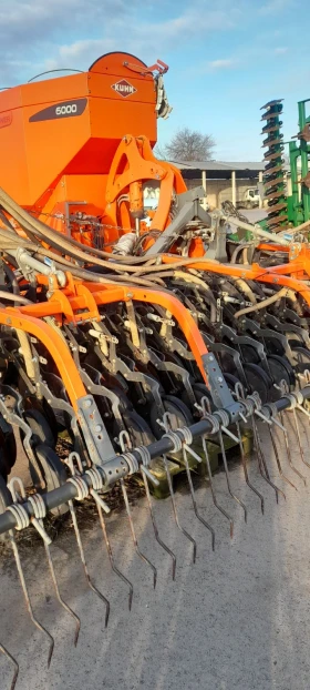 ����� �� �������� �� ������ KUHN KUHN SPEEDLINER 6000- 2011