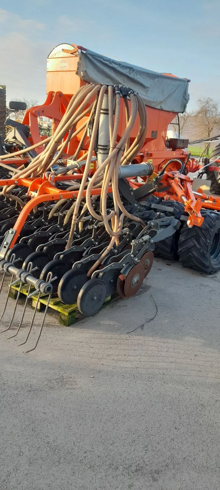 Сеялка KUHN KUHN SPEEDLINER 6000- 2011, снимка 11 - Селскостопанска техника - 52822918