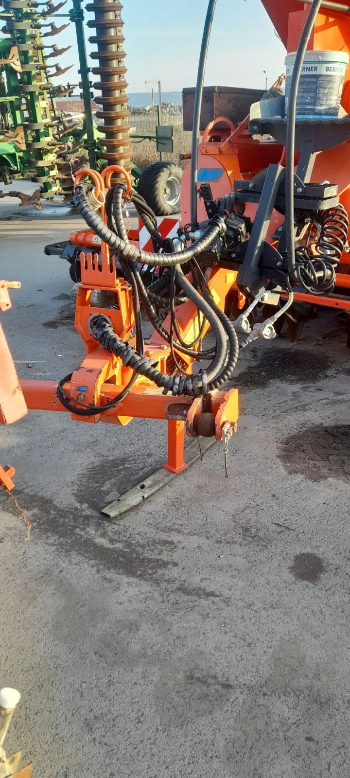 Сеялка KUHN KUHN SPEEDLINER 6000- 2011, снимка 10 - Селскостопанска техника - 52822918