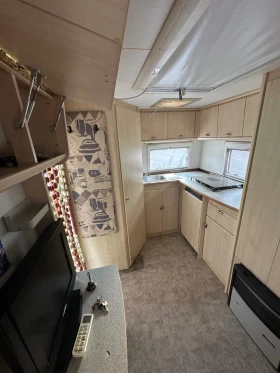 Каравана Burstner 4261, снимка 10