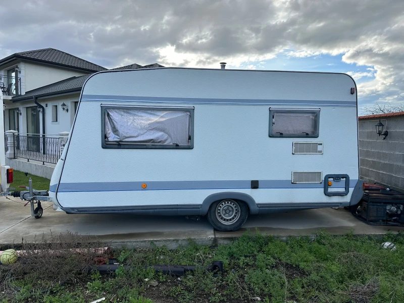 Каравана Burstner 4261, снимка 2 - Каравани и кемпери - 52712793