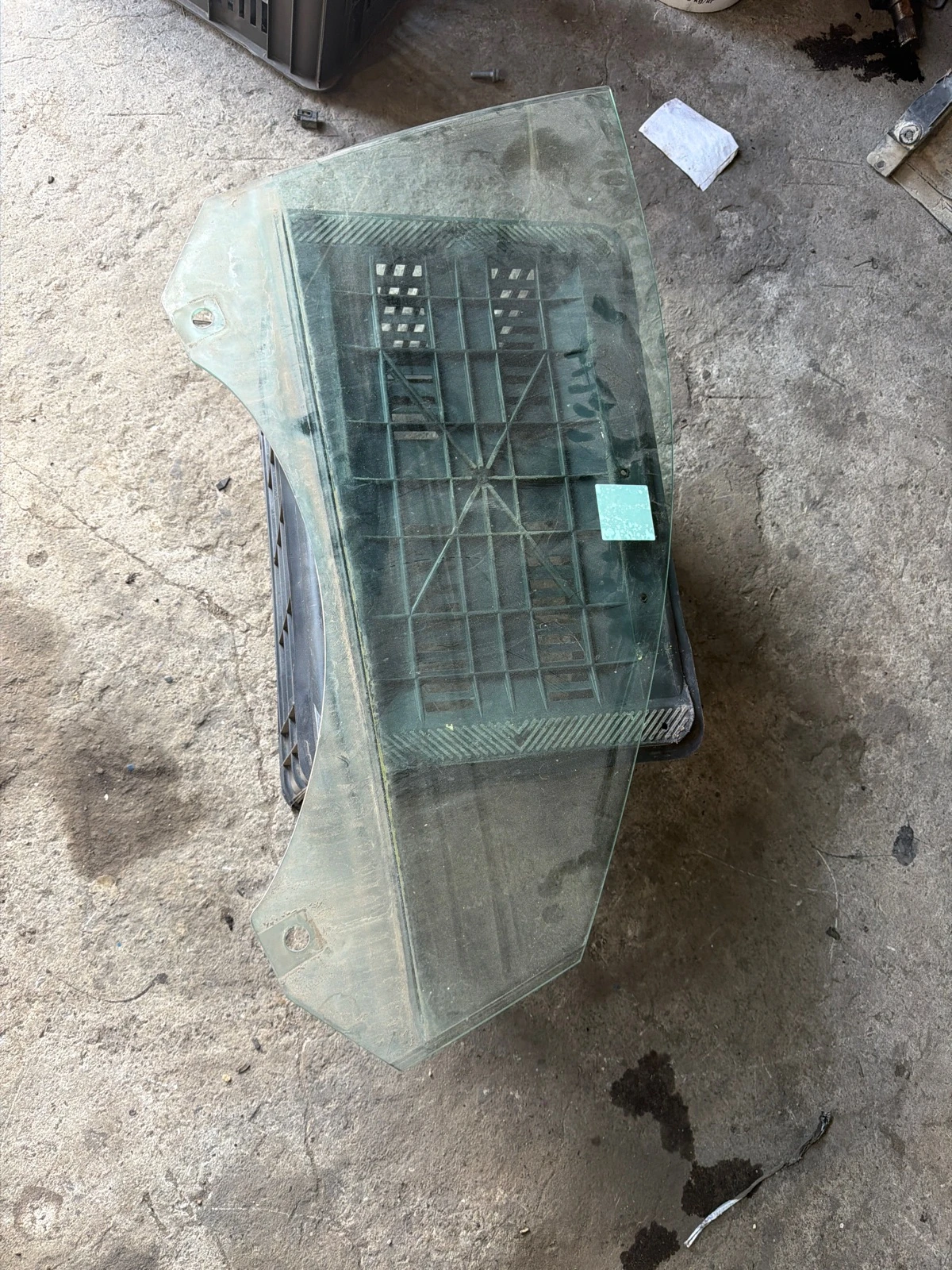 стъкло странично предно дясно 43R00083 A011404 Audi A6