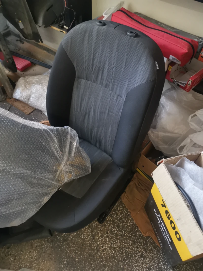 Dacia Lodgy 1.5 - 110 7 места, снимка 3 - Автомобили и джипове - 48903315