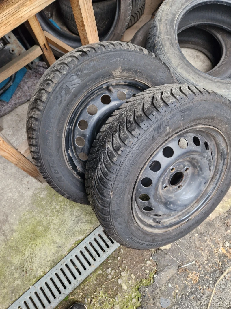 Dacia Lodgy 1.5 - 110 7 места, снимка 2 - Автомобили и джипове - 48903315