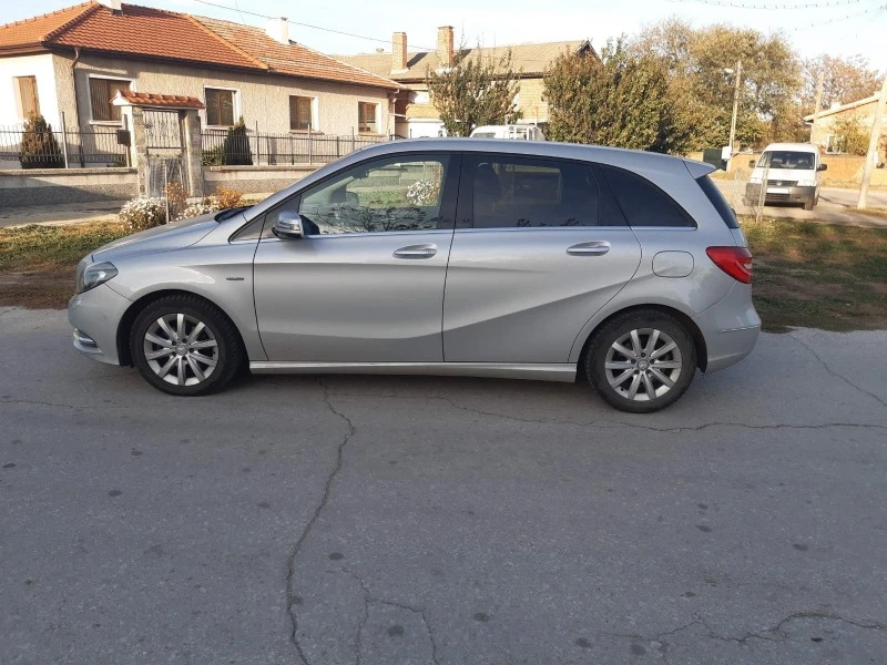 Mercedes-Benz B 180, снимка 4 - Автомобили и джипове - 47256924