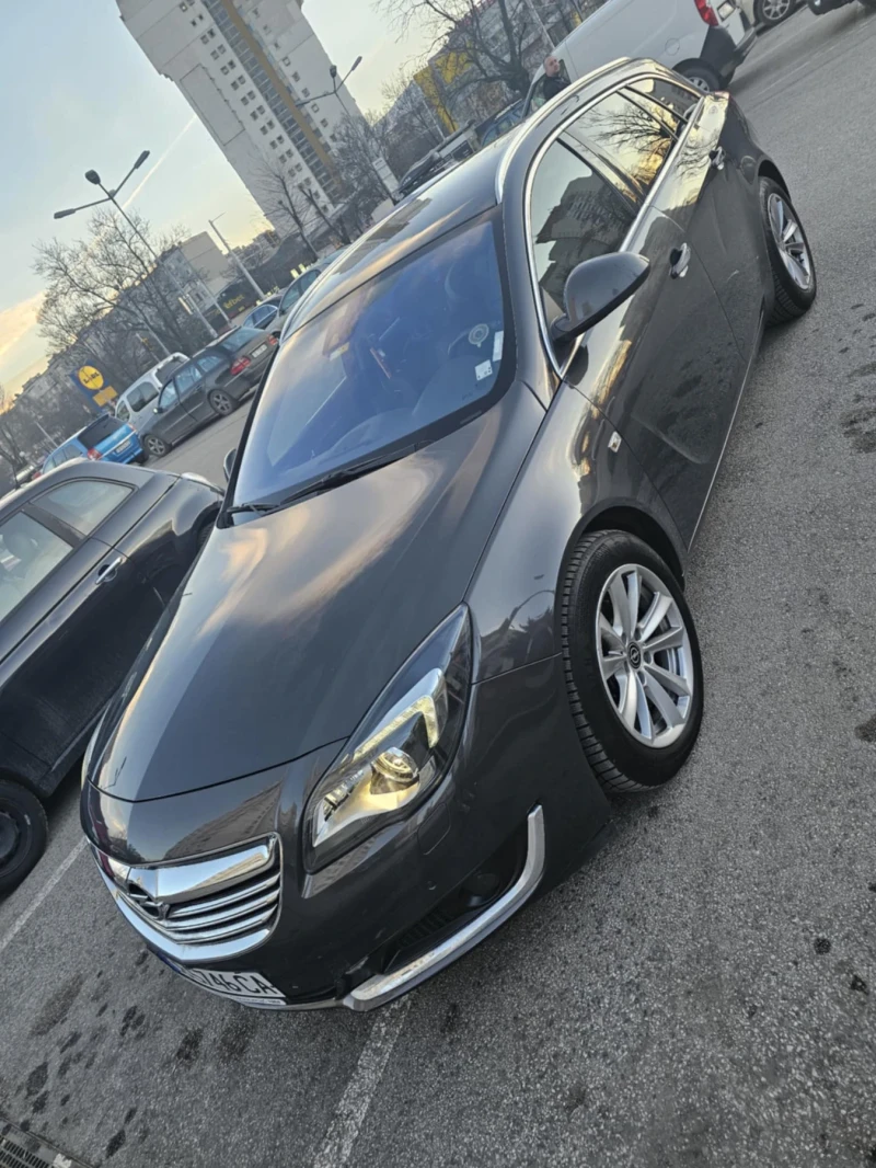 Opel Insignia, снимка 1 - Автомобили и джипове - 48868710