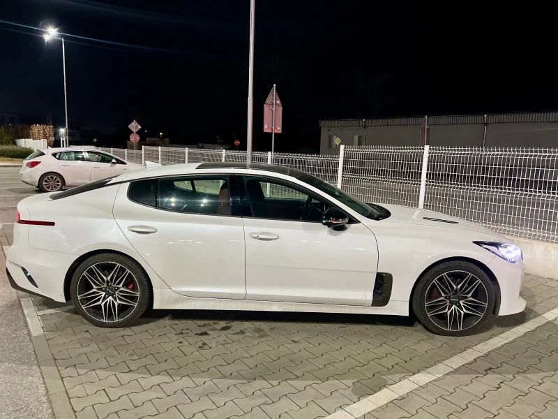 Kia Stinger, снимка 4 - Автомобили и джипове - 49119545