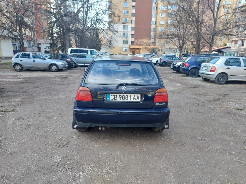 VW Golf, снимка 4 - Автомобили и джипове - 49198858