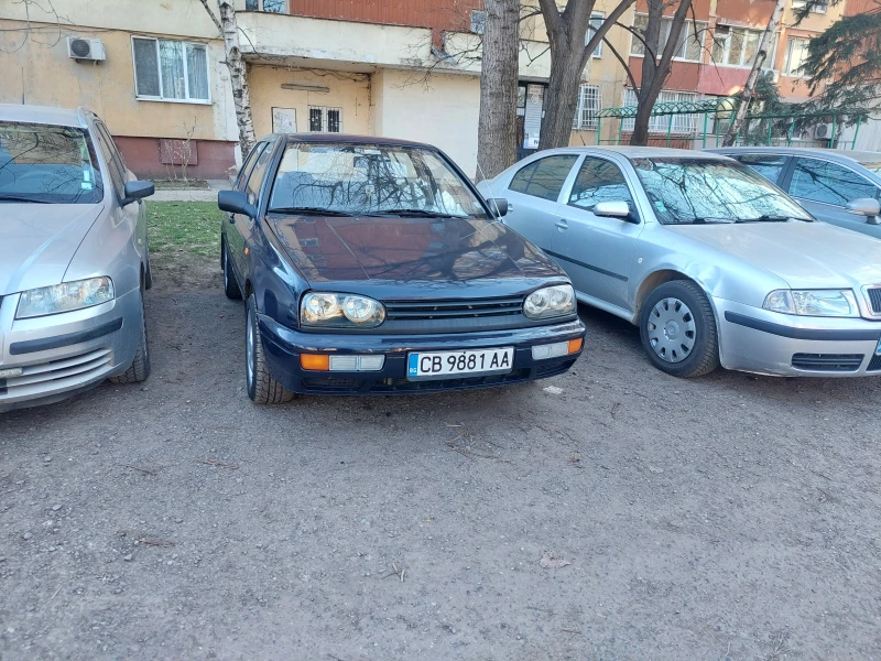 VW Golf, снимка 1 - Автомобили и джипове - 49198858