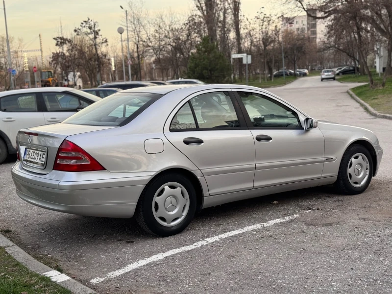 Mercedes-Benz C 180, снимка 2 - Автомобили и джипове - 49499787