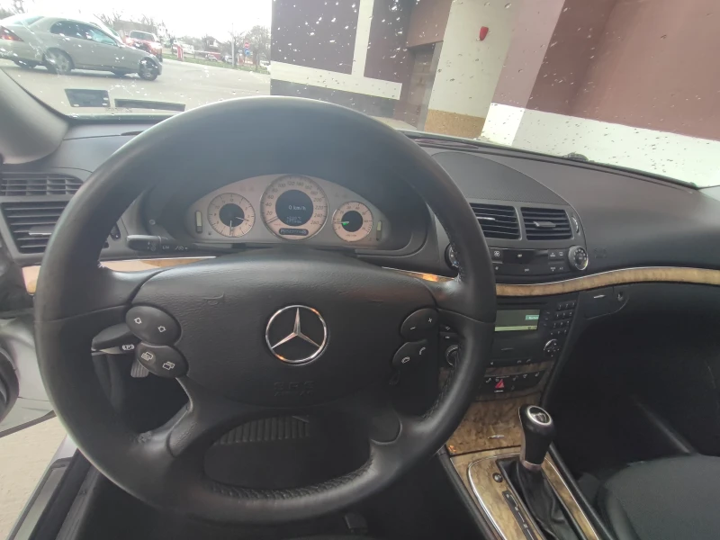 Mercedes-Benz E 200 AVANGARDE, FACELIFT, PANORAMA, LPG, снимка 10 - Автомобили и джипове - 49517230