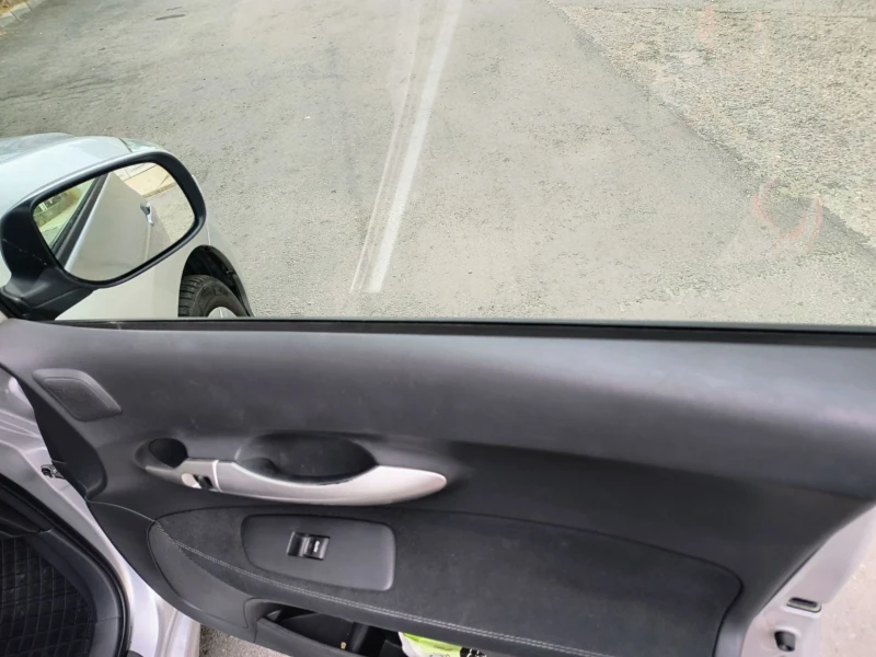 Toyota Auris 1.4D4D, снимка 8 - Автомобили и джипове - 51250643