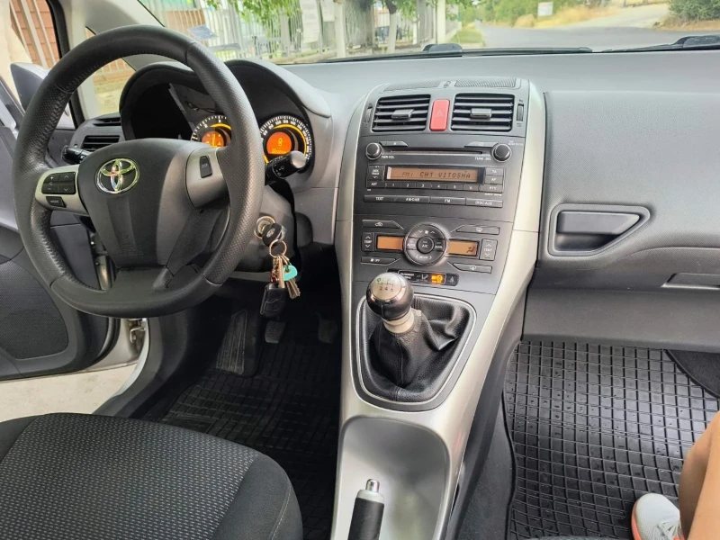 Toyota Auris 1.4D4D, снимка 7 - Автомобили и джипове - 51250643