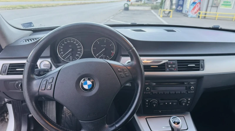 BMW 320, снимка 8 - Автомобили и джипове - 52358494