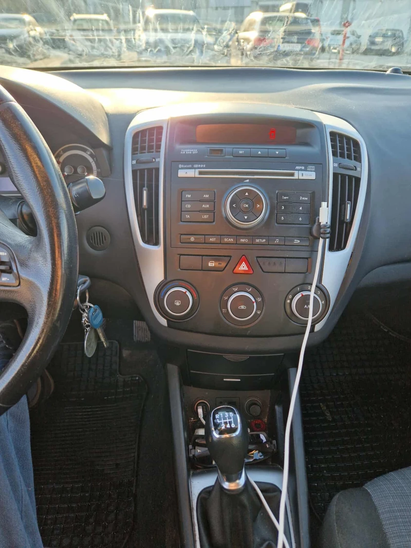 Kia Ceed CRDI , снимка 10 - Автомобили и джипове - 52535988