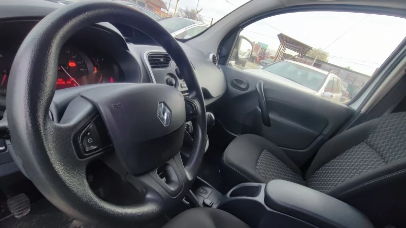 Renault Kangoo 1.5 dci, снимка 12 - Автомобили и джипове - 52727260