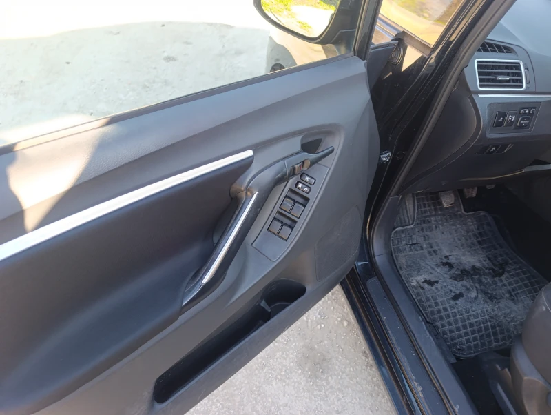 Toyota Verso 1.6D, снимка 8 - Автомобили и джипове - 52853995