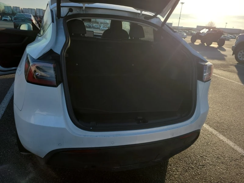 Tesla Model Y * LONG RANGE * CARFAX * ФИНАНСИРАНЕ, снимка 14 - Автомобили и джипове - 53324466