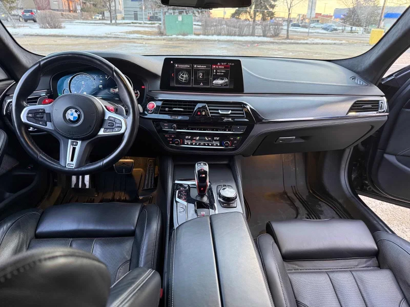 BMW M5 4.4L 8cyl AWD, снимка 12 - Автомобили и джипове - 53478954