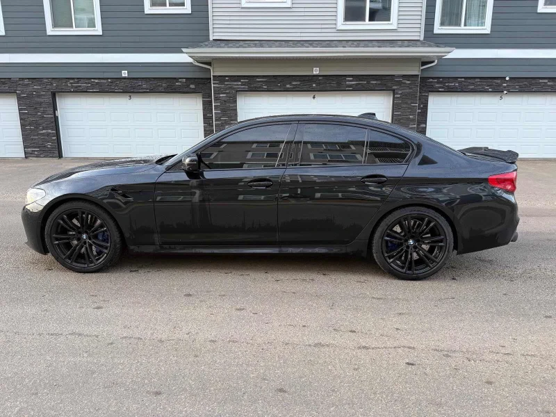 BMW M5 4.4L 8cyl AWD