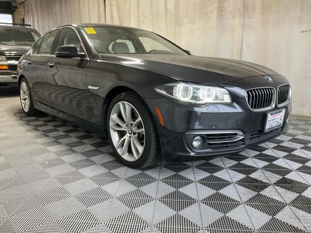 BMW 535 LUXURY LINE* Harman* обдух* Keyless* Подгрев* хедъ, снимка 4 - Автомобили и джипове - 48441340