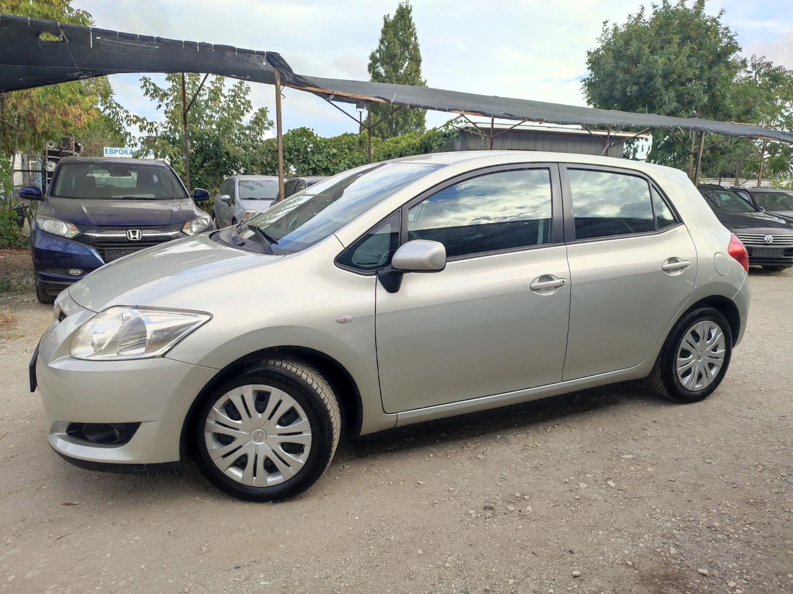 Toyota Auris 1.6i КЛИМАТРОНИК/АВТОПИЛОТ/УНИКАЛЕН  - изображение 6