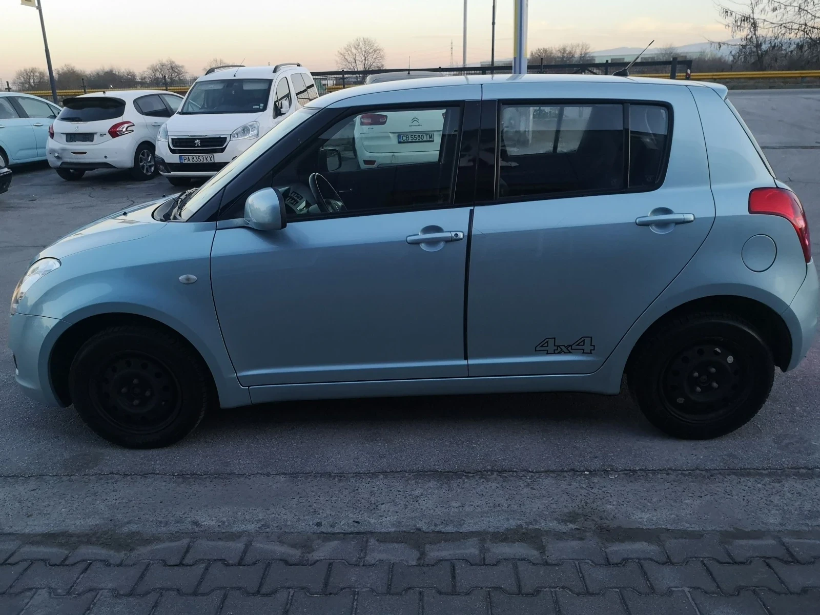 Suzuki Swift 1.3 4X4 44000 KM - изображение 6