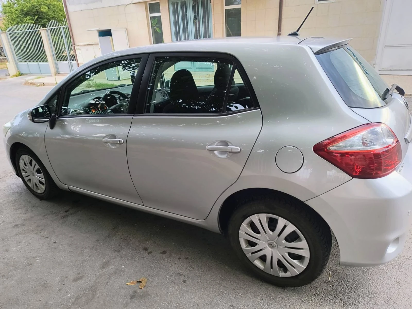 Toyota Auris 1.4D4D - изображение 4
