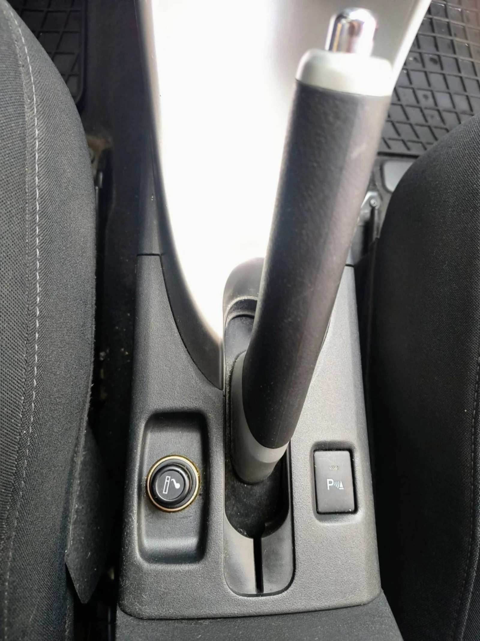 Toyota Auris 1.4D4D - изображение 10