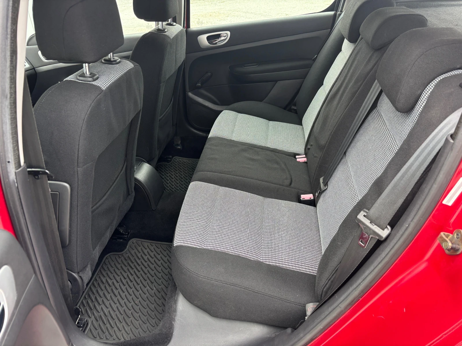Peugeot 307 FACE LIFT 1.6HDI 90 кс 5 ВРАТИ НОВ ВНОС - изображение 9