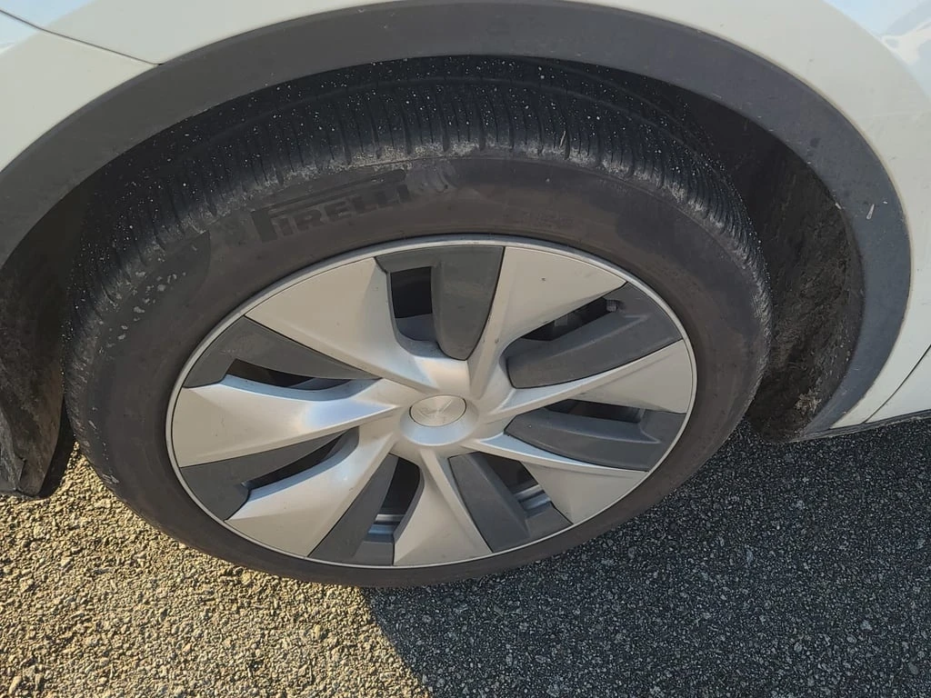 Tesla Model Y * LONG RANGE * CARFAX * ФИНАНСИРАНЕ - изображение 6