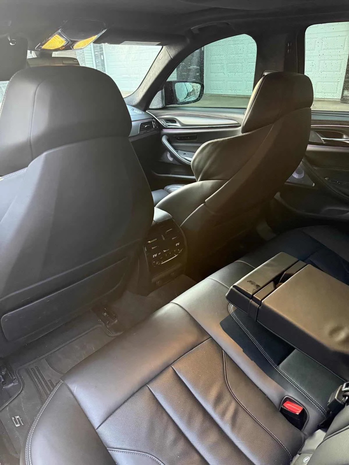 BMW M5 4.4L 8cyl AWD - изображение 6