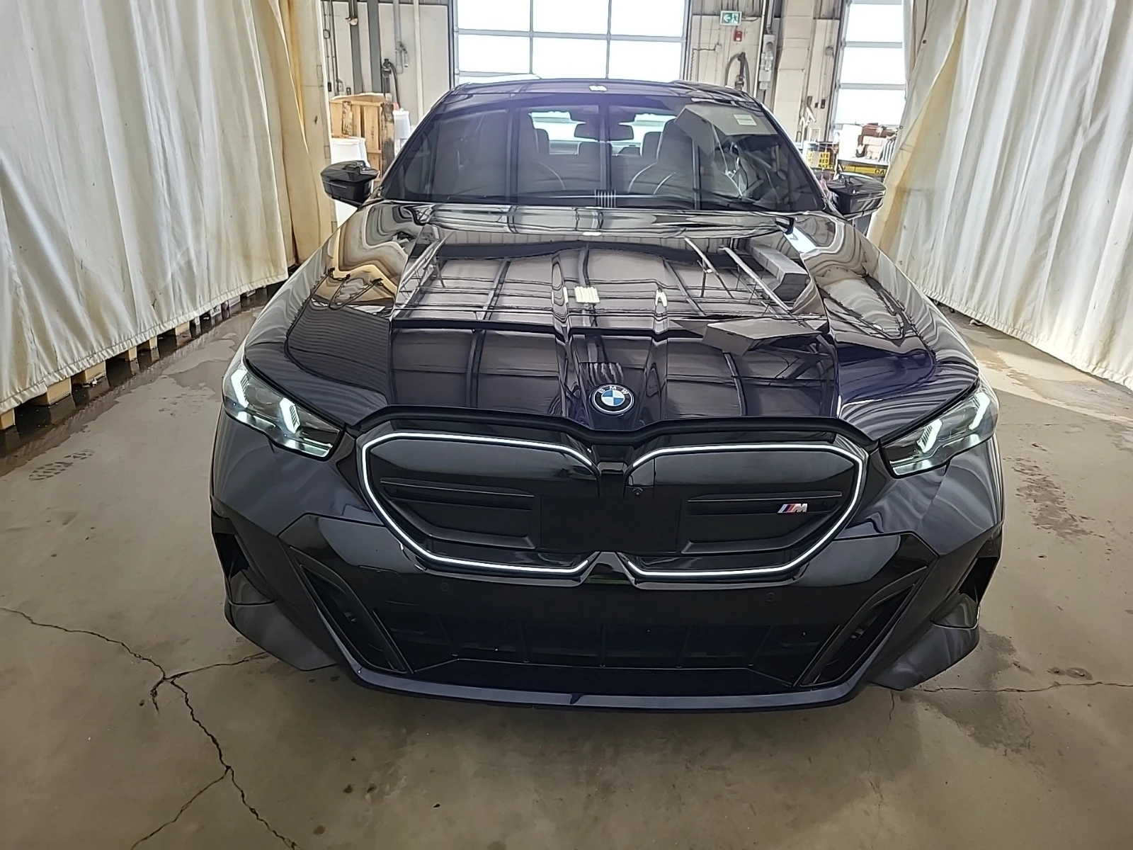 BMW i5 * * CARFAX * * АВТО КРЕДИТ * * , снимка 2 - Автомобили и джипове - 53830093