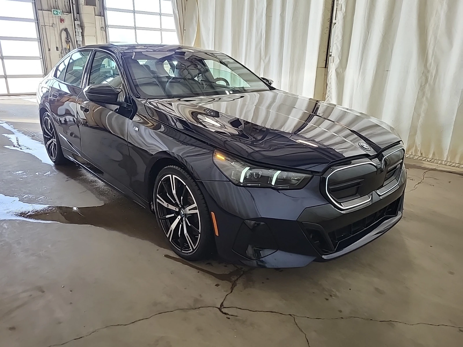 BMW i5 * * CARFAX * * АВТО КРЕДИТ * * , снимка 3 - Автомобили и джипове - 53830093