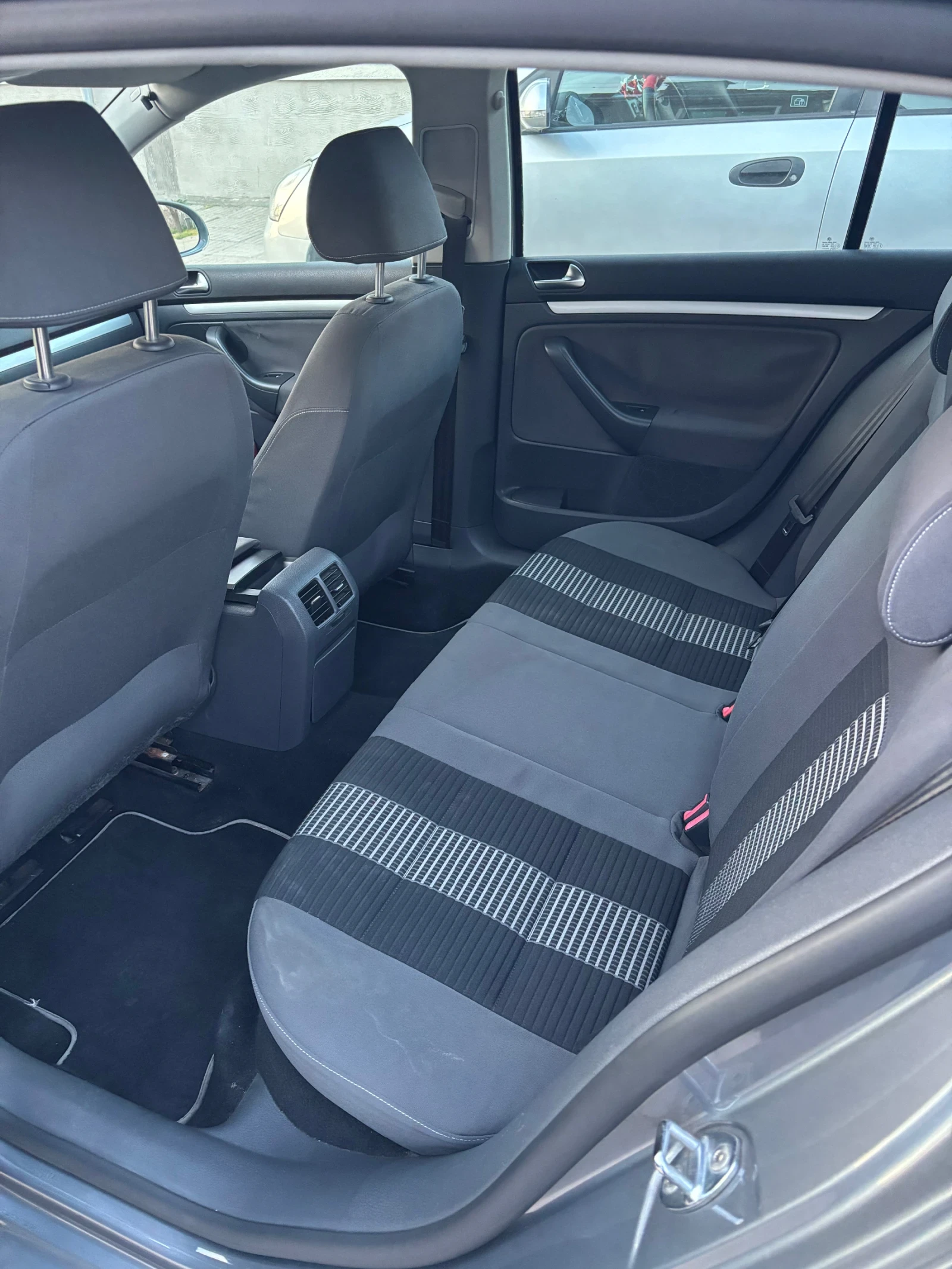 VW Golf 5 United 1.6 Bi-Fuel (LPG), снимка 11 - Автомобили и джипове - 53939470