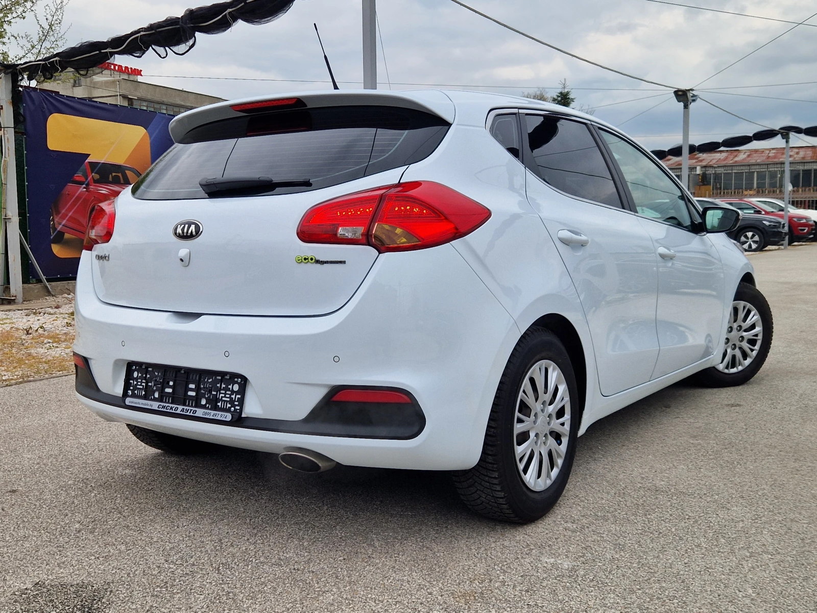 Kia Ceed 1.6i NAVI* CAMERA* PDC* LED* , снимка 2 - Автомобили и джипове - 54269733