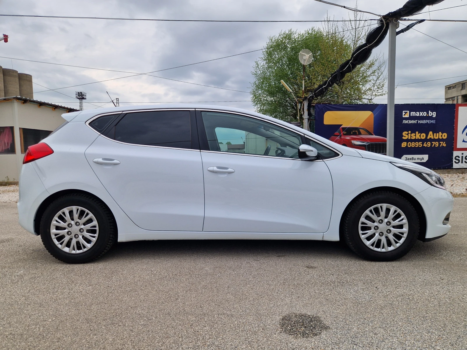 Kia Ceed 1.6i NAVI* CAMERA* PDC* LED* , снимка 9 - Автомобили и джипове - 54269733