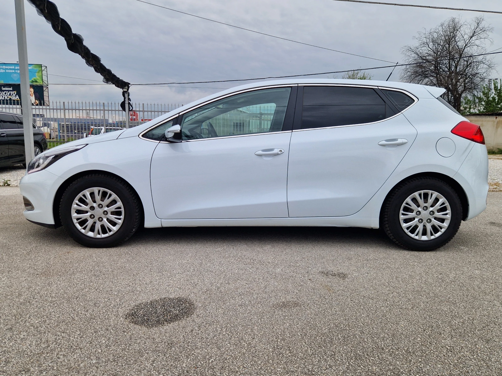 Kia Ceed 1.6i NAVI* CAMERA* PDC* LED* , снимка 8 - Автомобили и джипове - 54269733