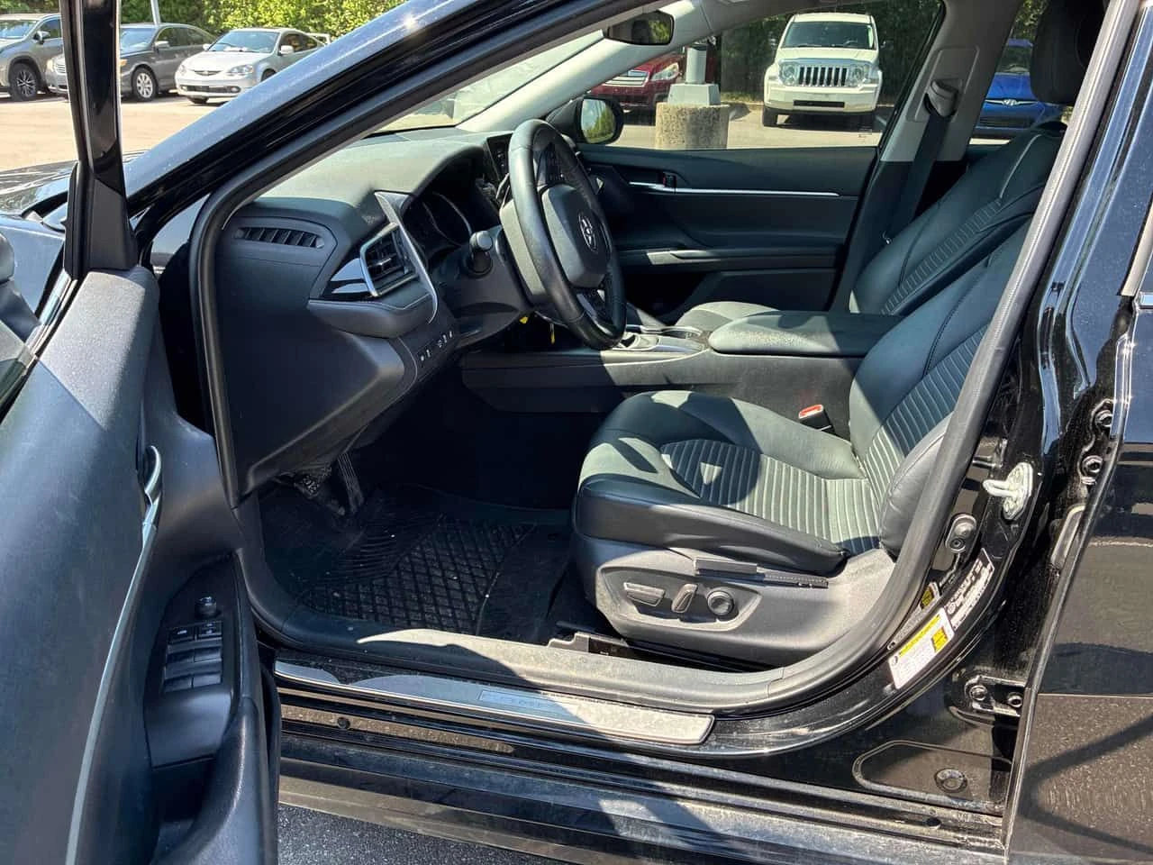 Toyota Camry * SE * CARFAX * 2 КЛЮЧА * KEYLESS * ПОДГРЕВИ, снимка 5 - Автомобили и джипове - 54760183