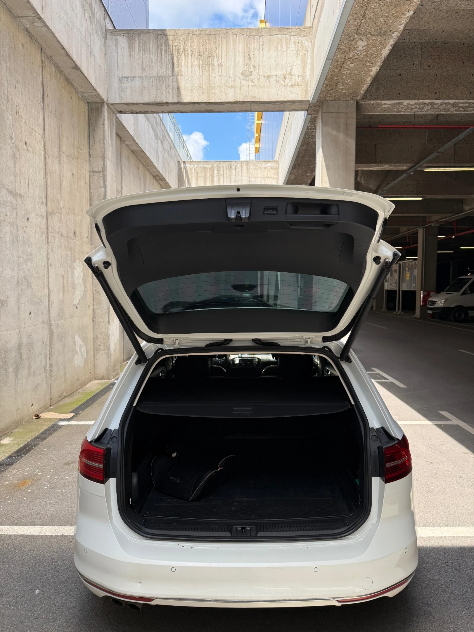 VW Passat 2.0 TDi 4Motion, снимка 8 - Автомобили и джипове - 54891719
