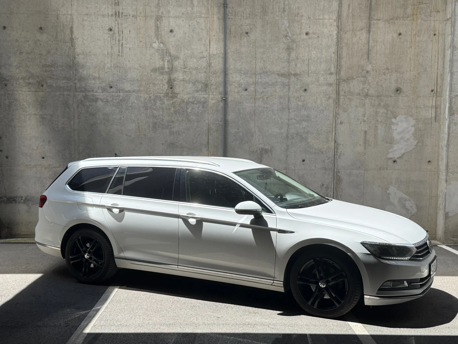 VW Passat 2.0 TDi 4Motion, снимка 7 - Автомобили и джипове - 54891719