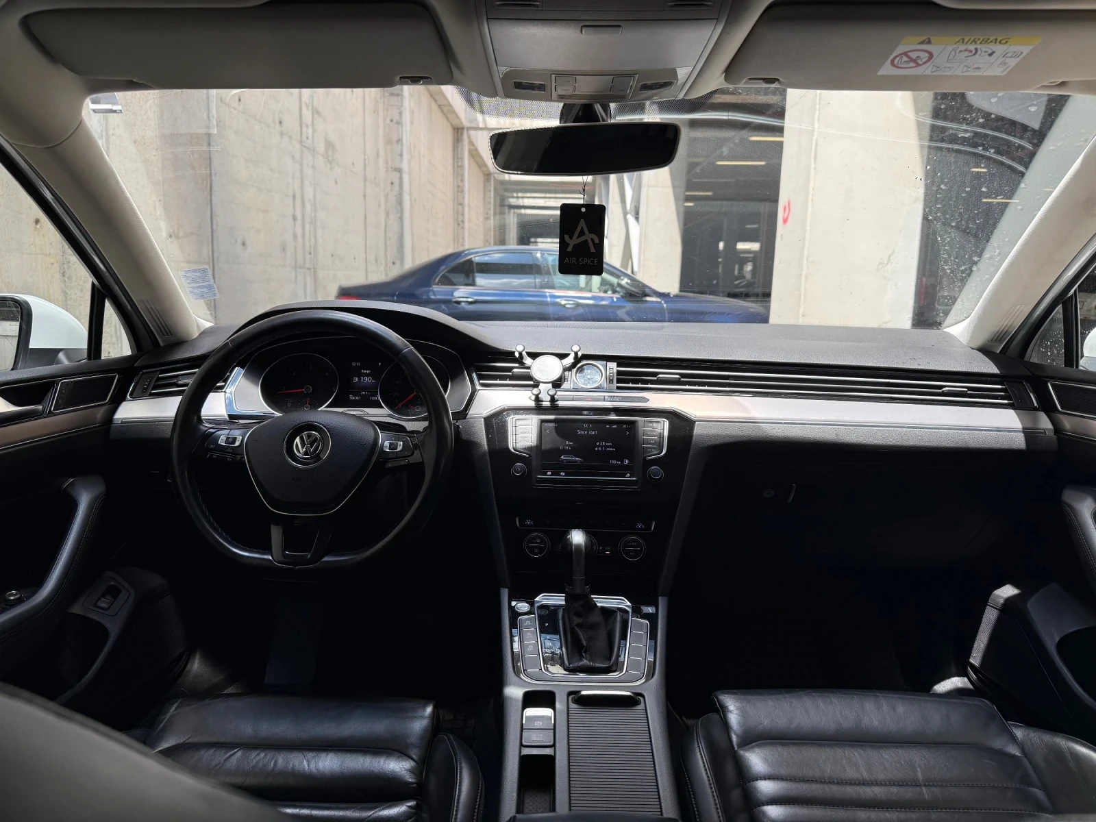 VW Passat 2.0 TDi 4Motion, снимка 9 - Автомобили и джипове - 54891719